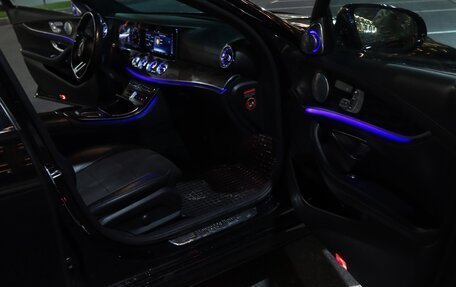 Mercedes-Benz E-Класс, 2017 год, 3 050 000 рублей, 5 фотография