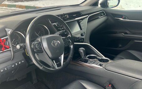 Toyota Camry, 2019 год, 2 700 000 рублей, 6 фотография