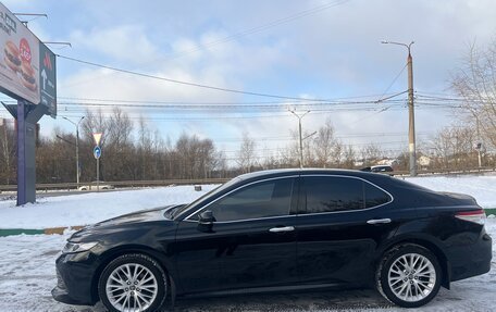 Toyota Camry, 2019 год, 2 700 000 рублей, 4 фотография