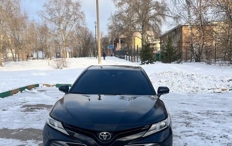 Toyota Camry, 2019 год, 2 700 000 рублей, 3 фотография