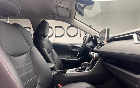 Toyota RAV4, 2019 год, 3 490 000 рублей, 14 фотография