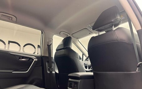 Toyota RAV4, 2019 год, 3 490 000 рублей, 12 фотография