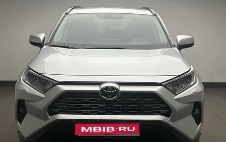 Toyota RAV4, 2019 год, 3 490 000 рублей, 2 фотография