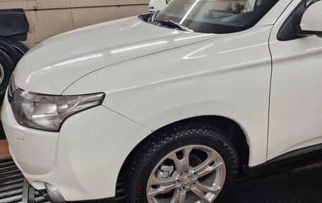 Mitsubishi Outlander III рестайлинг 3, 2012 год, 1 500 000 рублей, 13 фотография