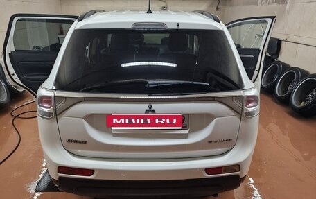 Mitsubishi Outlander III рестайлинг 3, 2012 год, 1 500 000 рублей, 3 фотография