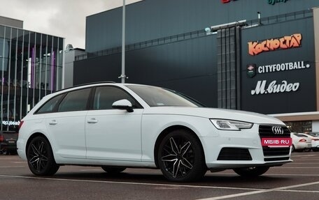 Audi A4, 2018 год, 2 370 000 рублей, 5 фотография