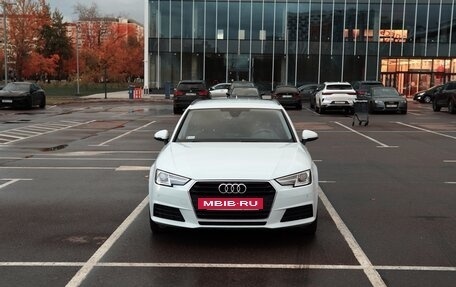 Audi A4, 2018 год, 2 370 000 рублей, 3 фотография