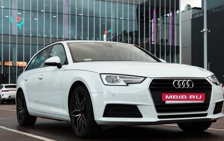 Audi A4, 2018 год, 2 370 000 рублей, 4 фотография