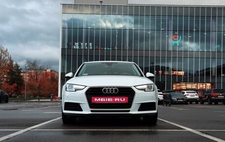 Audi A4, 2018 год, 2 370 000 рублей, 18 фотография