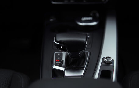 Audi A4, 2018 год, 2 370 000 рублей, 23 фотография