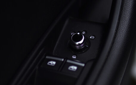 Audi A4, 2018 год, 2 370 000 рублей, 28 фотография