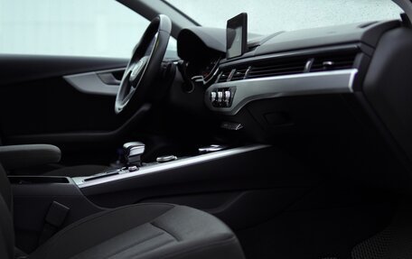 Audi A4, 2018 год, 2 370 000 рублей, 24 фотография