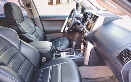 Toyota Land Cruiser Prado 150 рестайлинг 2, 2010 год, 2 455 000 рублей, 21 фотография