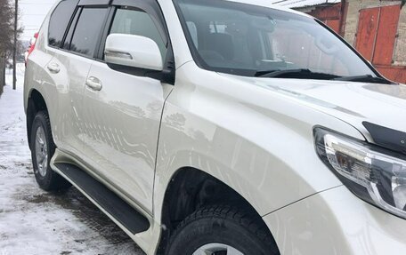 Toyota Land Cruiser Prado 150 рестайлинг 2, 2015 год, 3 400 000 рублей, 5 фотография