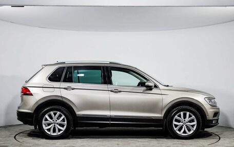 Volkswagen Tiguan II, 2020 год, 2 375 000 рублей, 4 фотография