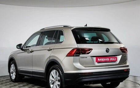 Volkswagen Tiguan II, 2020 год, 2 375 000 рублей, 7 фотография