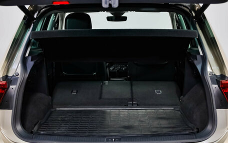 Volkswagen Tiguan II, 2020 год, 2 375 000 рублей, 30 фотография