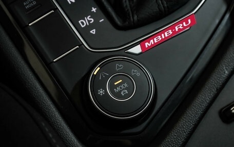 Volkswagen Tiguan II, 2020 год, 2 375 000 рублей, 19 фотография