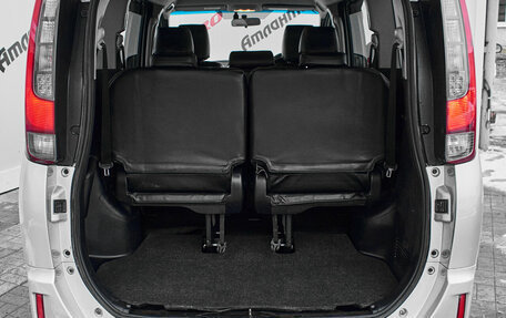 Toyota Noah III, 2014 год, 1 650 000 рублей, 8 фотография