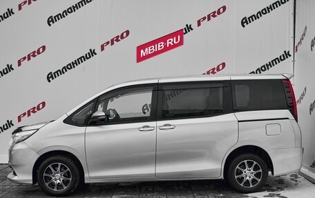 Toyota Noah III, 2014 год, 1 650 000 рублей, 7 фотография