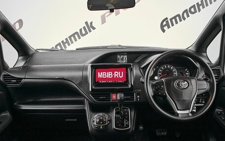 Toyota Noah III, 2014 год, 1 650 000 рублей, 11 фотография