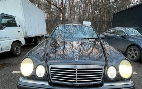 Mercedes-Benz E-Класс, 1996 год, 650 000 рублей, 3 фотография