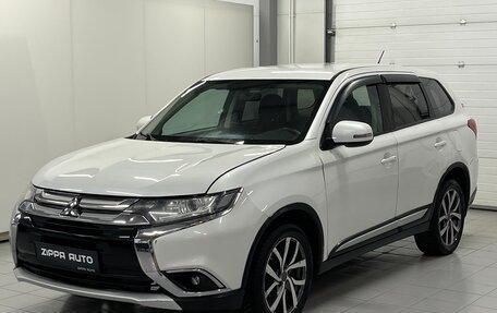 Mitsubishi Outlander III рестайлинг 3, 2016 год, 1 299 000 рублей, 3 фотография