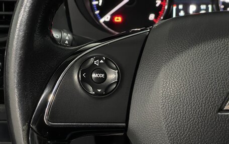 Mitsubishi Outlander III рестайлинг 3, 2016 год, 1 299 000 рублей, 11 фотография