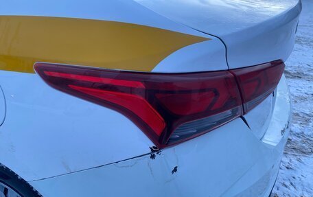 Hyundai Solaris II рестайлинг, 2021 год, 900 000 рублей, 4 фотография