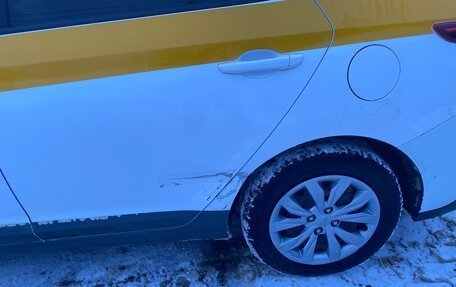 Hyundai Solaris II рестайлинг, 2021 год, 900 000 рублей, 5 фотография