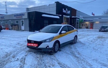 Hyundai Solaris II рестайлинг, 2021 год, 900 000 рублей, 2 фотография