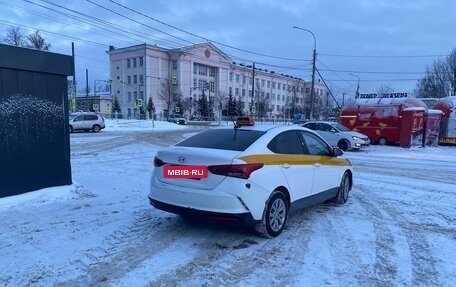 Hyundai Solaris II рестайлинг, 2021 год, 900 000 рублей, 6 фотография