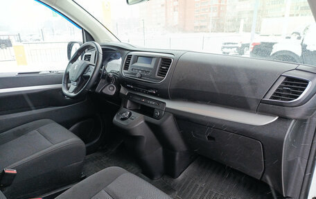 Peugeot Traveller I, 2021 год, 2 860 000 рублей, 13 фотография