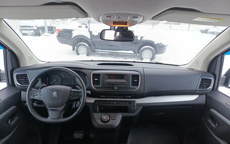 Peugeot Traveller I, 2021 год, 2 860 000 рублей, 17 фотография