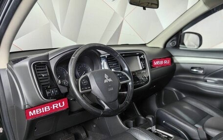 Mitsubishi Outlander III рестайлинг 3, 2013 год, 1 525 000 рублей, 18 фотография