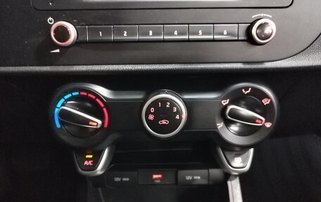 KIA Rio IV, 2021 год, 1 420 000 рублей, 12 фотография