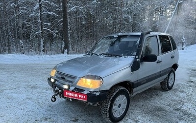 Chevrolet Niva I рестайлинг, 2004 год, 300 000 рублей, 1 фотография
