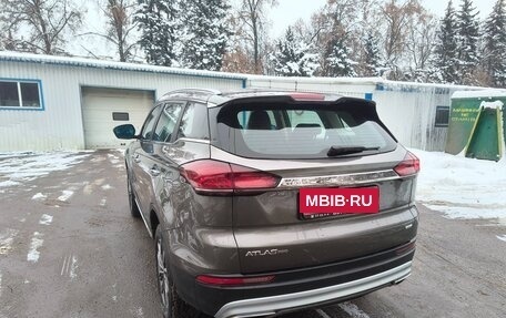 Geely Atlas, 2022 год, 2 030 000 рублей, 2 фотография