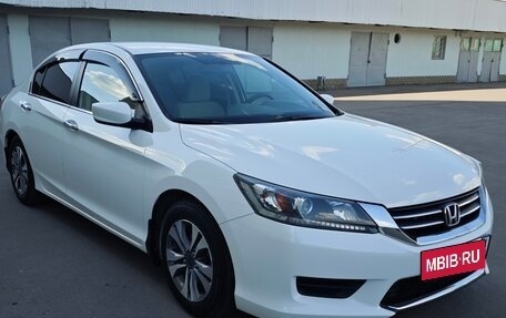 Honda Accord IX рестайлинг, 2013 год, 2 050 000 рублей, 2 фотография