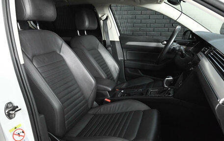 Volkswagen Passat B8 рестайлинг, 2019 год, 2 770 000 рублей, 12 фотография