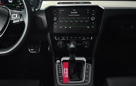 Volkswagen Passat B8 рестайлинг, 2019 год, 2 770 000 рублей, 16 фотография