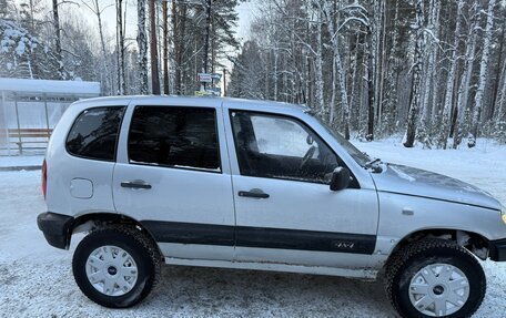 Chevrolet Niva I рестайлинг, 2004 год, 300 000 рублей, 3 фотография