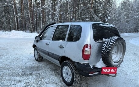 Chevrolet Niva I рестайлинг, 2004 год, 300 000 рублей, 5 фотография