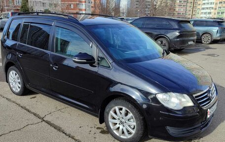 Volkswagen Touran III, 2010 год, 810 000 рублей, 5 фотография