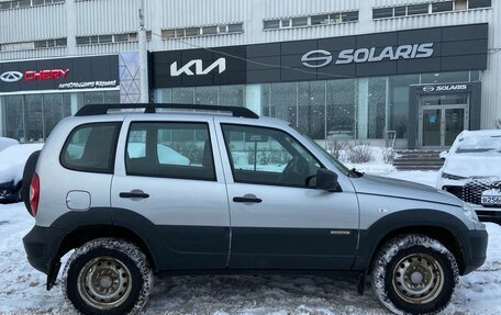 Chevrolet Niva I рестайлинг, 2017 год, 750 000 рублей, 5 фотография