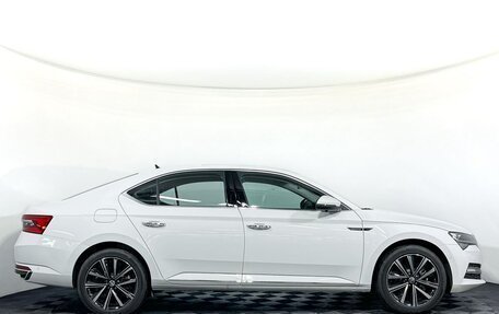 Skoda Superb III рестайлинг, 2025 год, 3 690 000 рублей, 6 фотография