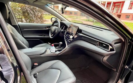 Toyota Camry, 2021 год, 3 200 000 рублей, 7 фотография