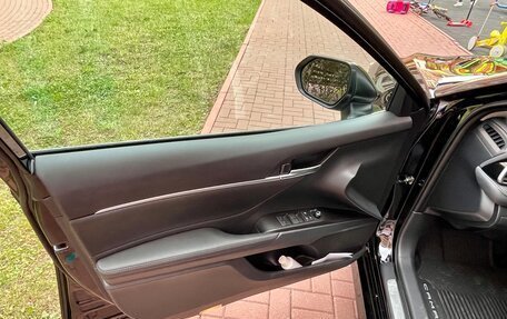 Toyota Camry, 2021 год, 3 200 000 рублей, 9 фотография