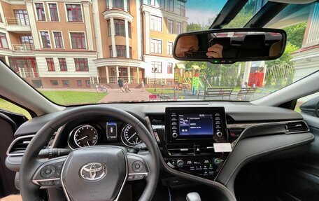 Toyota Camry, 2021 год, 3 200 000 рублей, 10 фотография