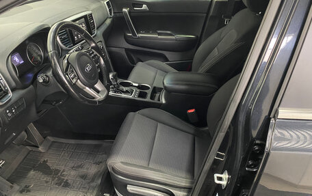 KIA Sportage IV рестайлинг, 2020 год, 2 390 000 рублей, 7 фотография